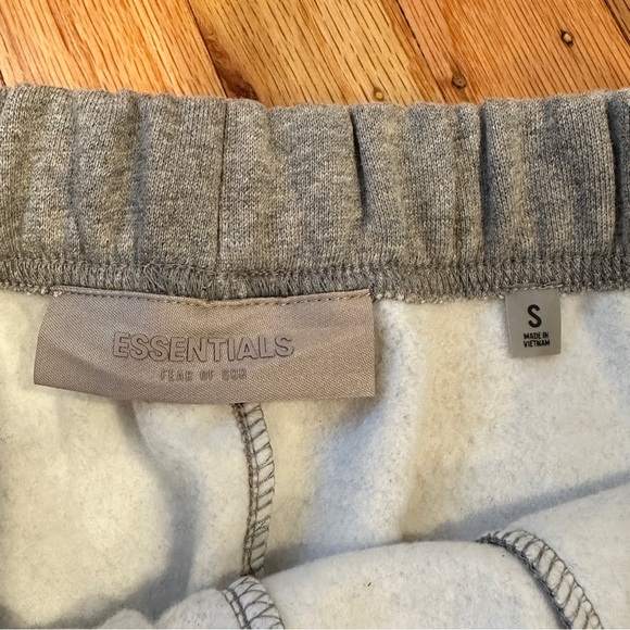 Essentials relaxed sweatpants joggers dark oatmeal SS22 - Picture 3 of 15